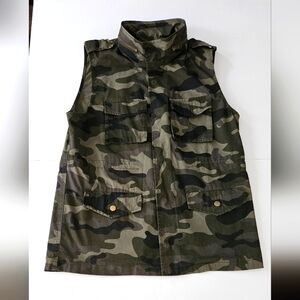 Love Tree Womens Camo Cargo Vest Medium Green/Black Hidden Snap Up Closu…